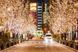 Baumbeleuchtung Weihnachtseinkaufsstraße