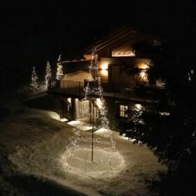 draußen Weihnachtsbaum Twinkly