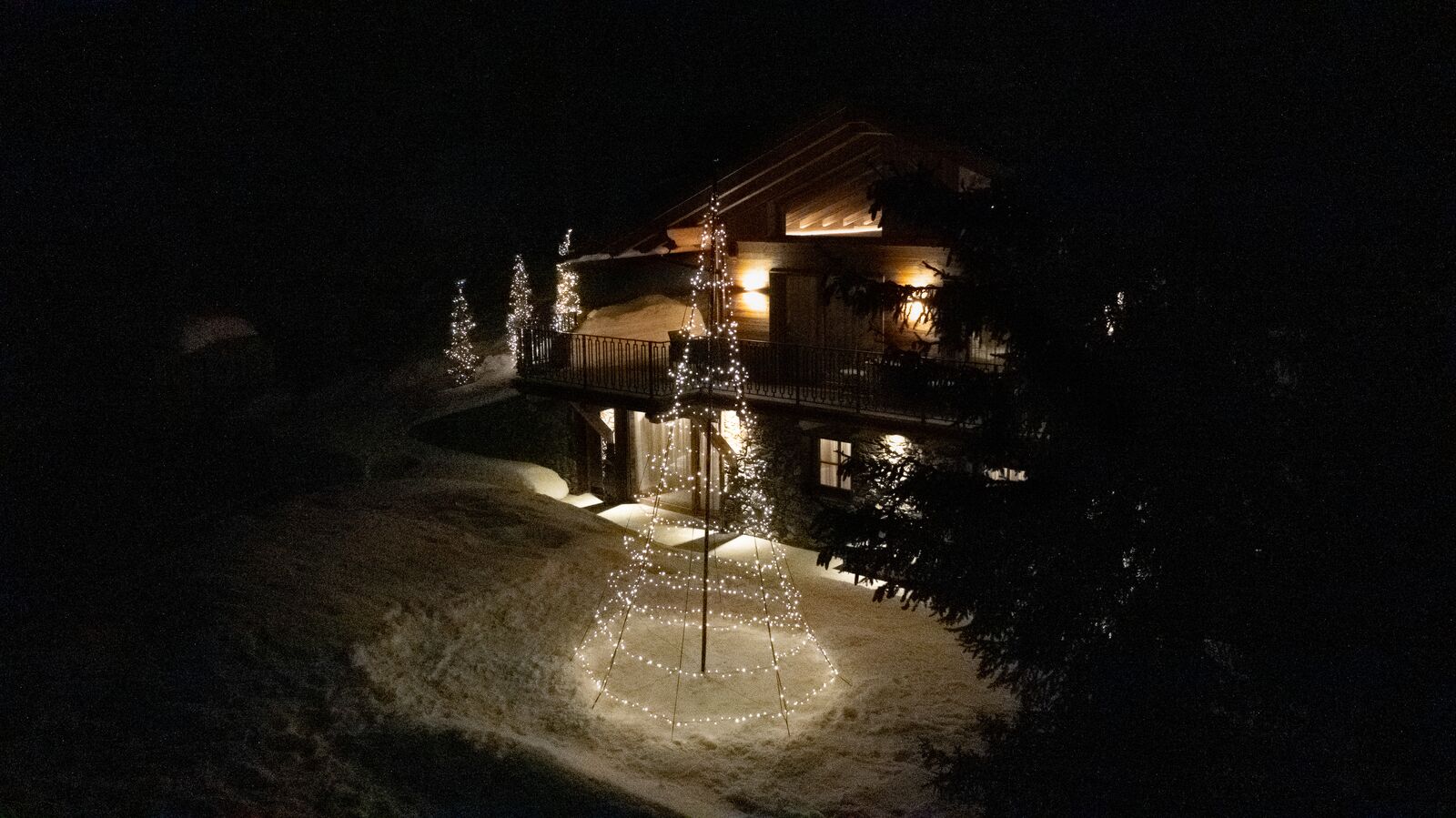 draußen Weihnachtsbaum Twinkly