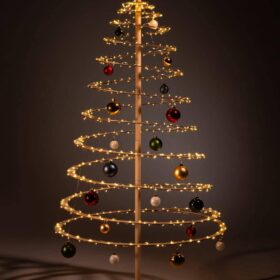 holz weihnachtsbaum dekorieren weihnachtskugeln rot grün gold weiß blau