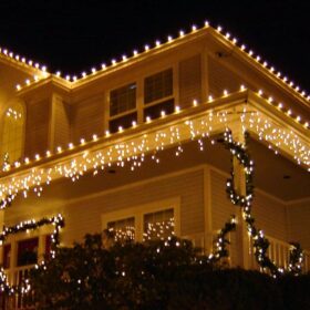 Eiszapfenbeleuchtung Traufe