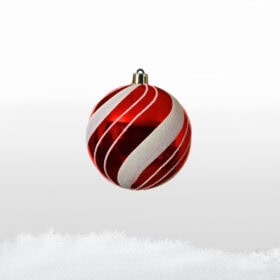 Weihnachtskugel rot weiß Streifen mit Schnee klassisch