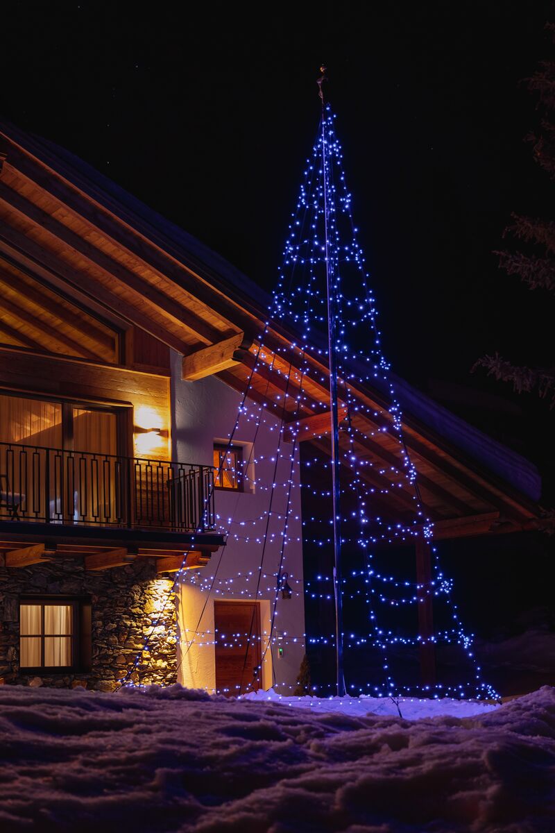 Weihnachtsbaum Fahnenmast Twinkly