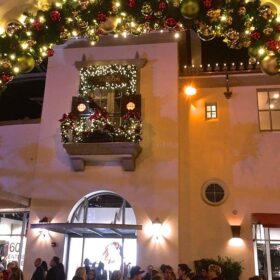 Weihnachtsgirlande mit Lämpchen