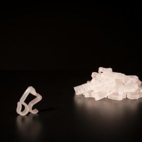 Befestigung der Weihnachtsbeleuchtung zu Hause