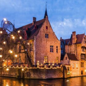 Weihnachtsbeleuchtung Kugeln