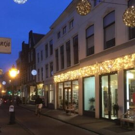 Weihnachtsbeleuchtung für die Einkaufsstraße