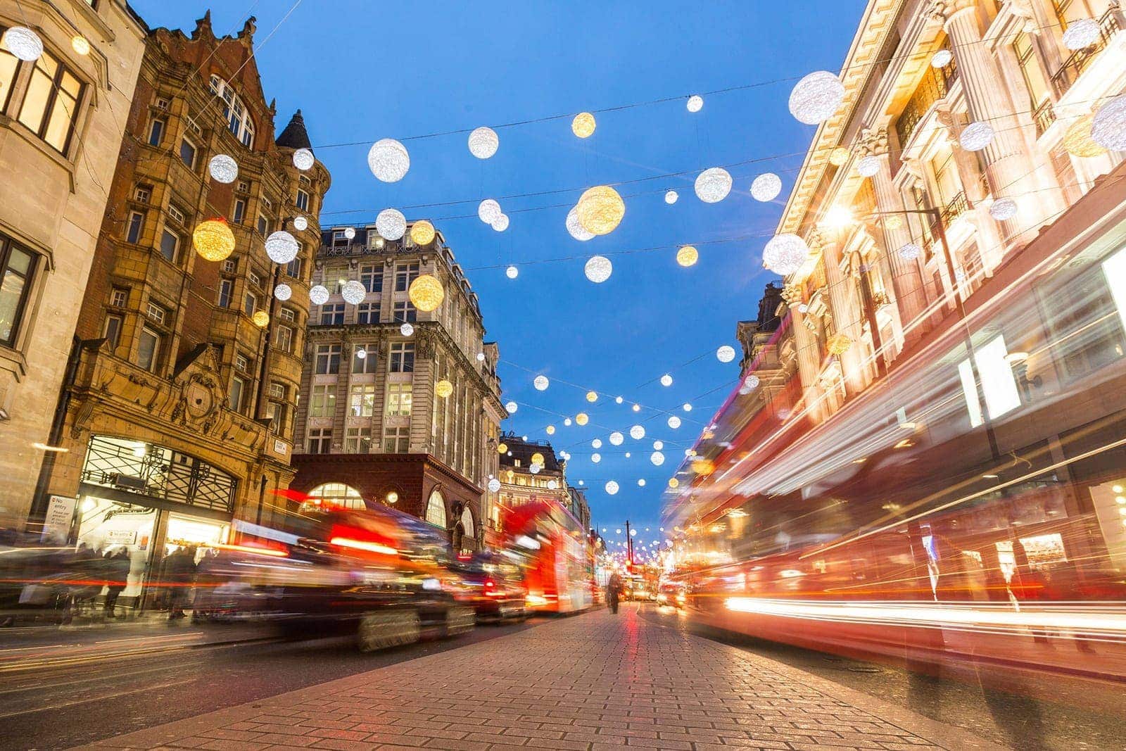 Weihnachtsbeleuchtung Einkaufsstraße