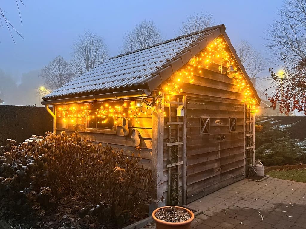 schuurtje ijspegelverlichting