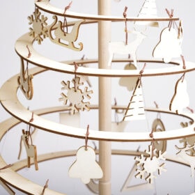 Spira hölzerne Weihnachtsdekoration