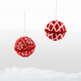 Stoff-Weihnachtskugeln rot weiß