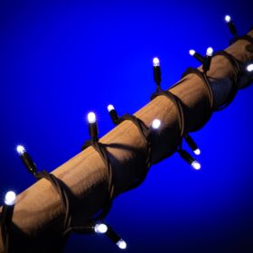 weiße Weihnachtsbeleuchtung